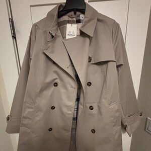 NWT Barbour short Greta trench coat *broken buttons on sleeve*